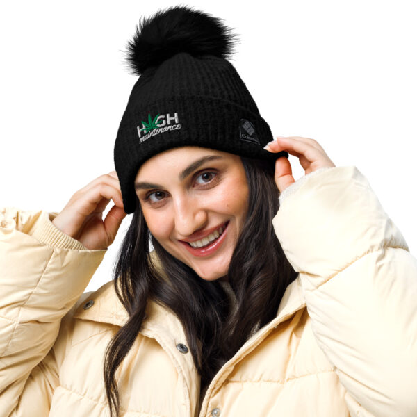 Trendy Columbia pom-pom beanie - Image 2