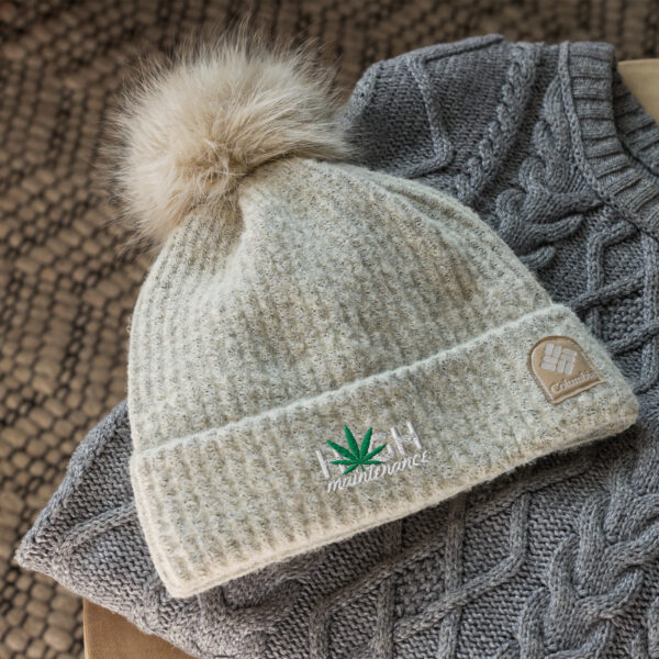 Trendy Columbia pom-pom beanie - Image 8